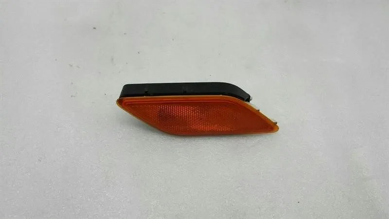 Mercedes E Class Unknown Right Indicator A2128200021 Right Side Indicator