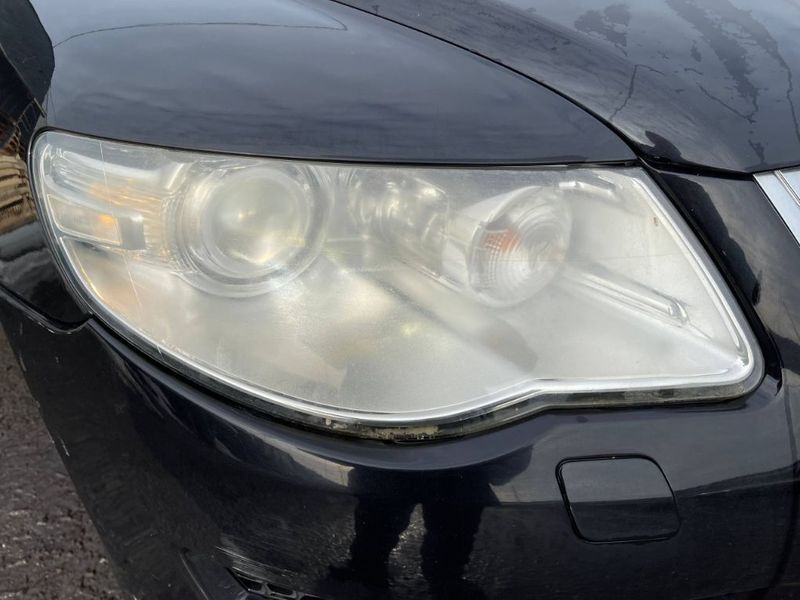 7L6941040C Headlight right VW TOUAREG I (7L) (2002-2010)