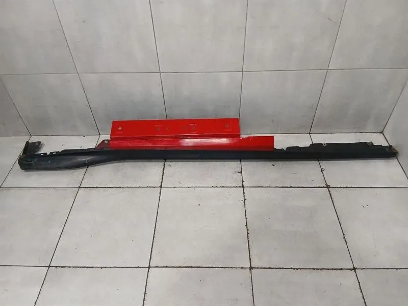 Ferrari 812 Superfast F152M side skirt 88068610 right defects side sills