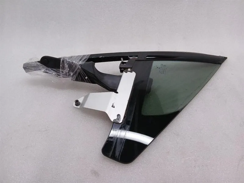 Aston Martin Vanquish AM310 Right 1/4 Glass CD33-C262A36-BB Door Panel 1/4 Right