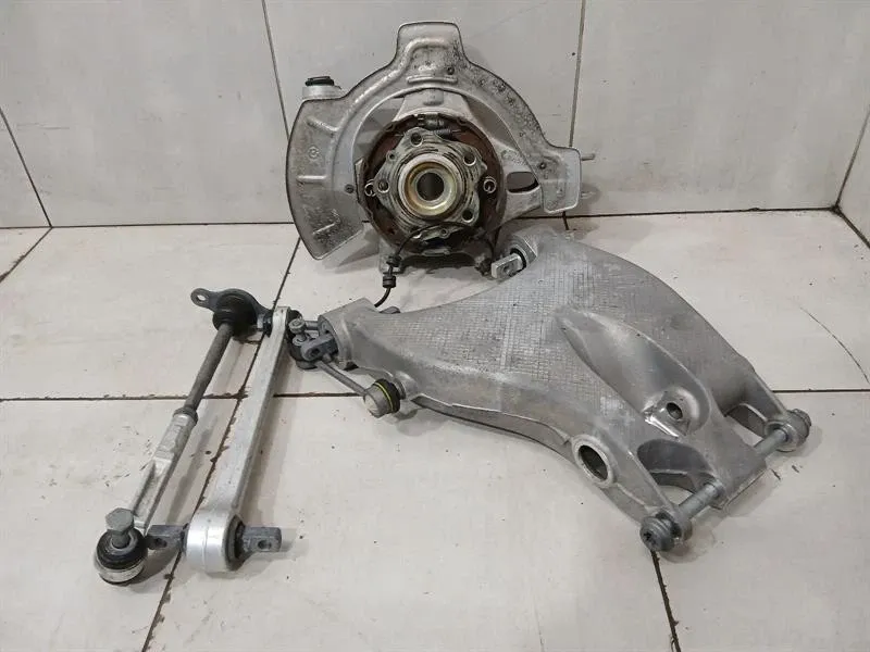 Ferrari California T F149 Right Rear Hub 294851 F12 GTC4 Wheel Bearing Housing Rear