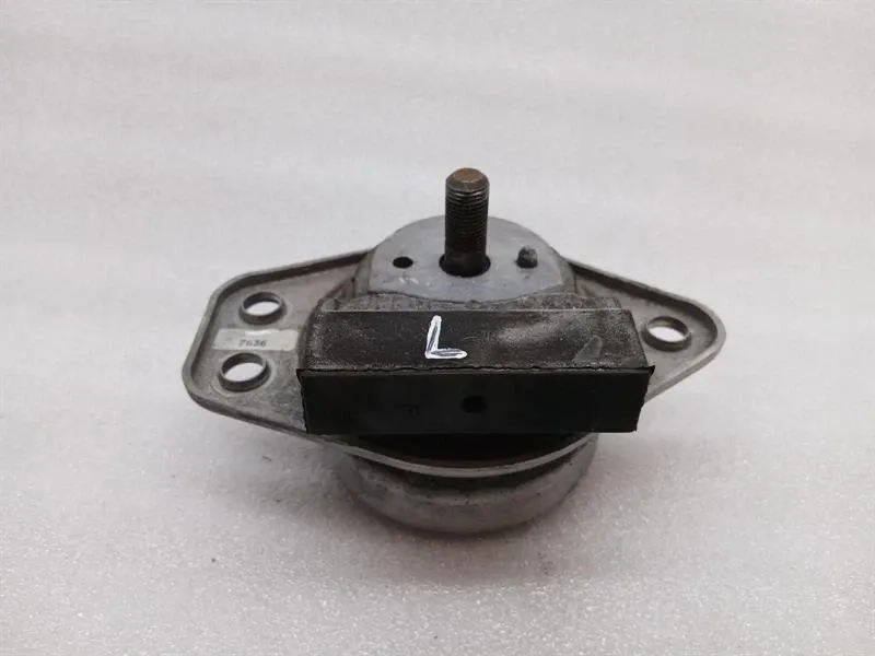 Ferrari California T F149 14-17 engine mount 303182 engine mount