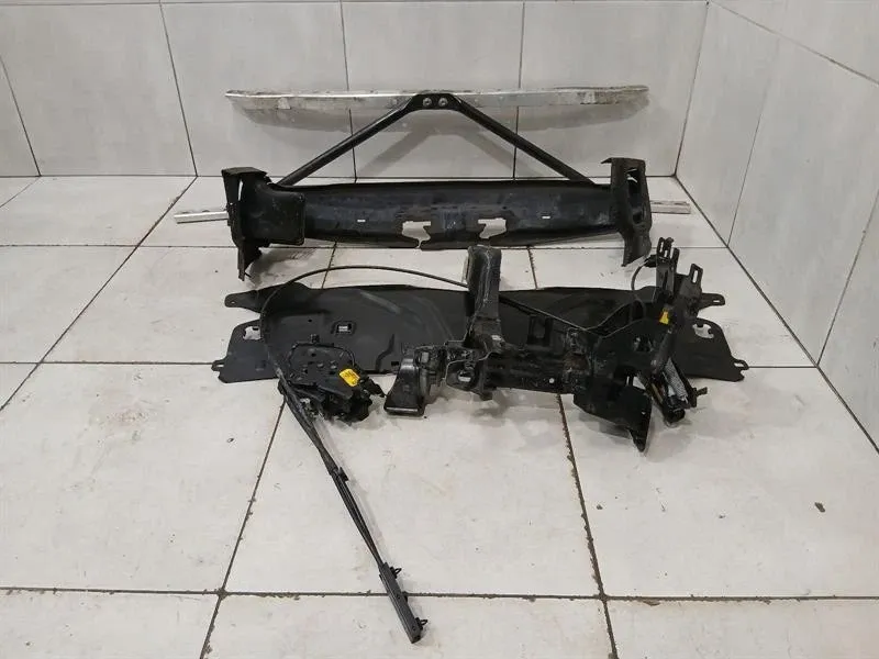 BMW 5 Series F90 G30 M5 Front End Parts Set 516473855 Lock Carrier Front Mask