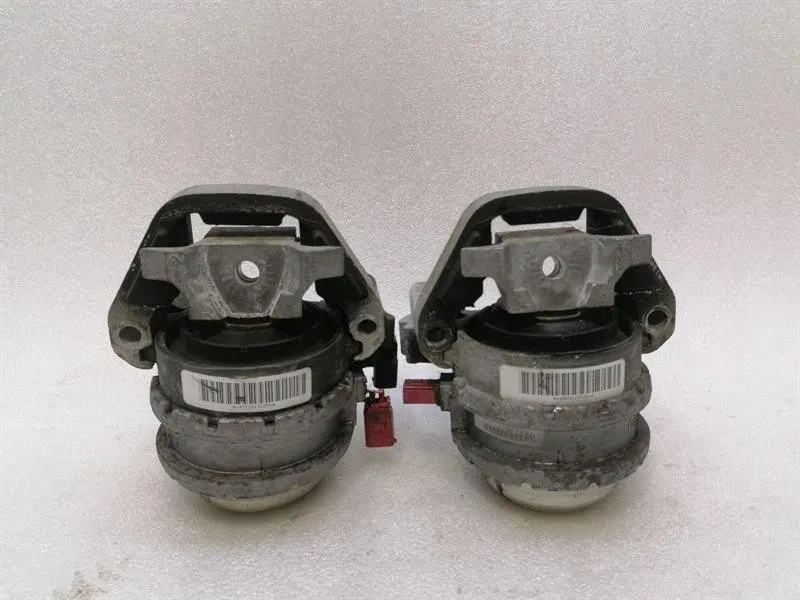 Audi RS7 A7 4G8 engine mount set 4M0199256T engine mount set connection defect