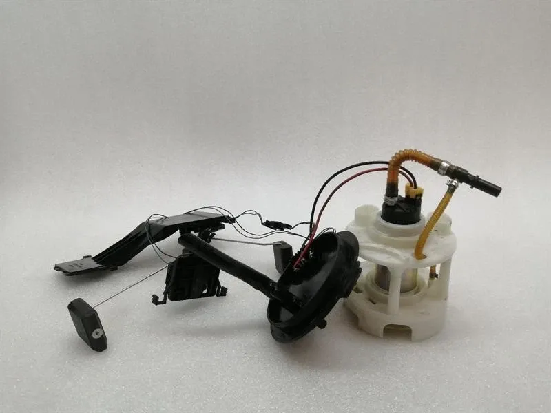 Audi R8 Type 42 V10 5.2 Spyder Fuel Pump Electric 420201444A Fuel Pump