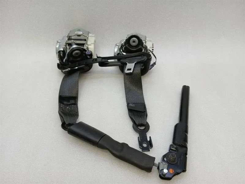 CHEVROLET CORVETTE C8 FRONT SEATBELTS 84256841 FRONT SEAT BELT KIT CONVERTIBLE