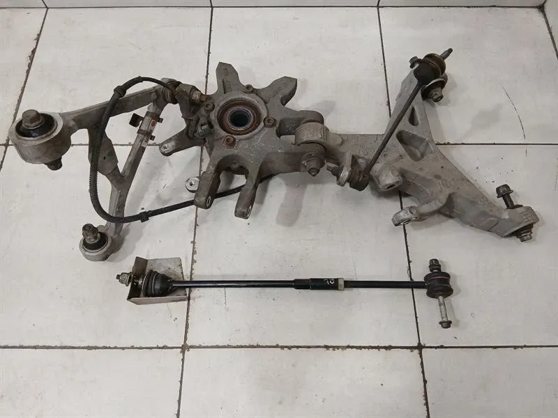 Aston Martin Vanquish S 04-07 V12 Rear Hub 5R13-5A971-AA Rear Wheel Bearing Housing