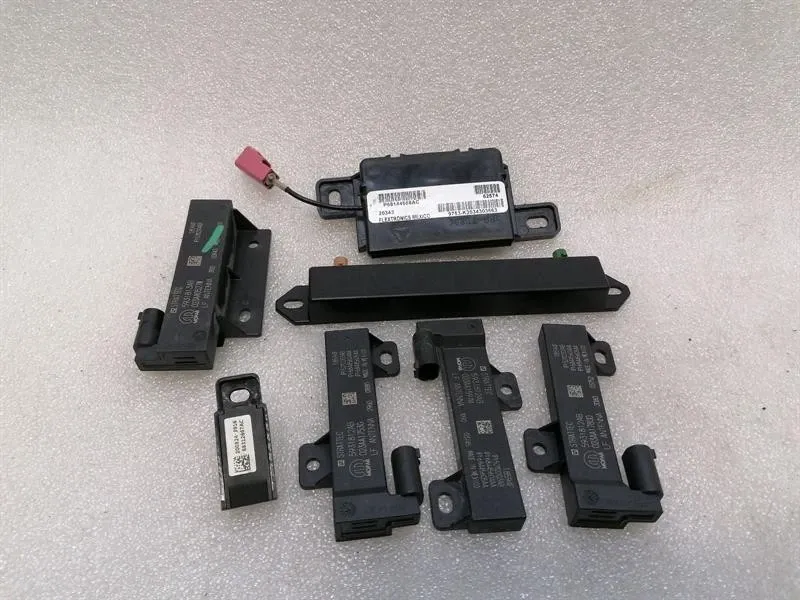 Dodge Ram MK5 1500 TRX Antenna Set 68306857AA Antenna Kit 68144668AC