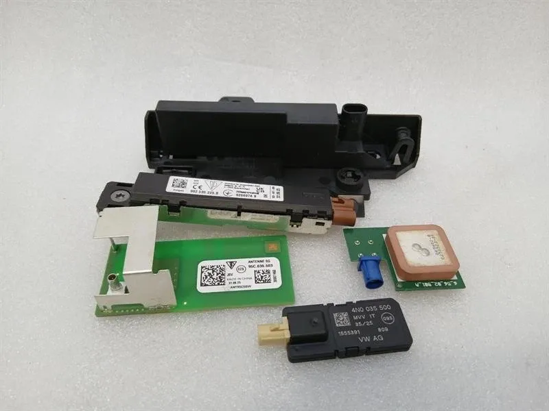 Porsche 911 992 Aerial / Antenna 95C035503 Antenna Kit Set