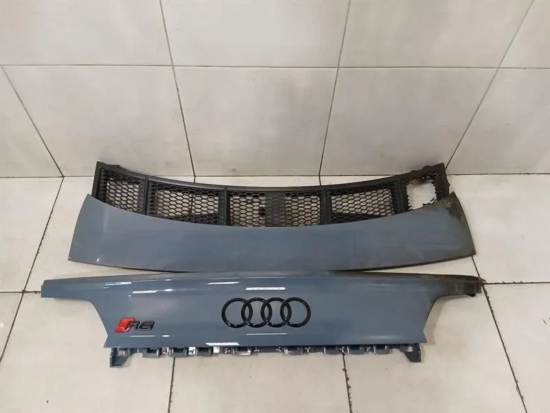 Audi R8 4S Performance Cover 4S8807649F Damaged Trim