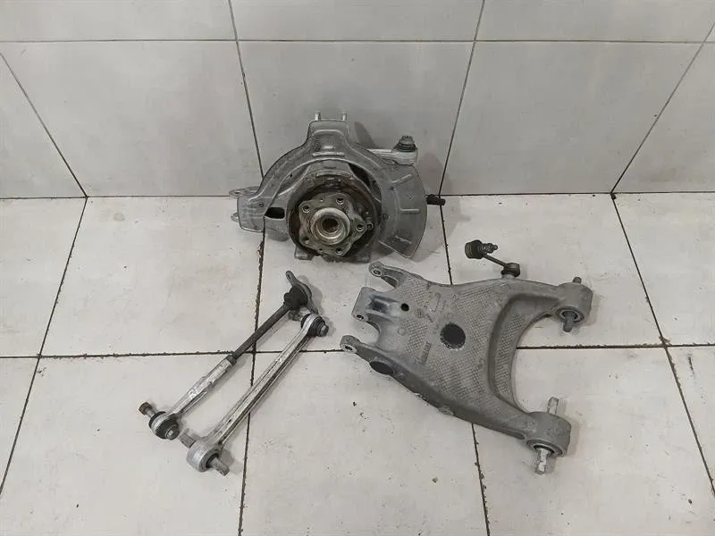 Ferrari California T F149 Left Rear Hub 294850 F12 GTC4 Rear Wheel Bearing Housing