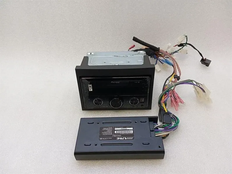 Porsche 911 996 Amplifier Alpine KTA-450 Amplifier Car Stereo Pioneer FH-S720BT