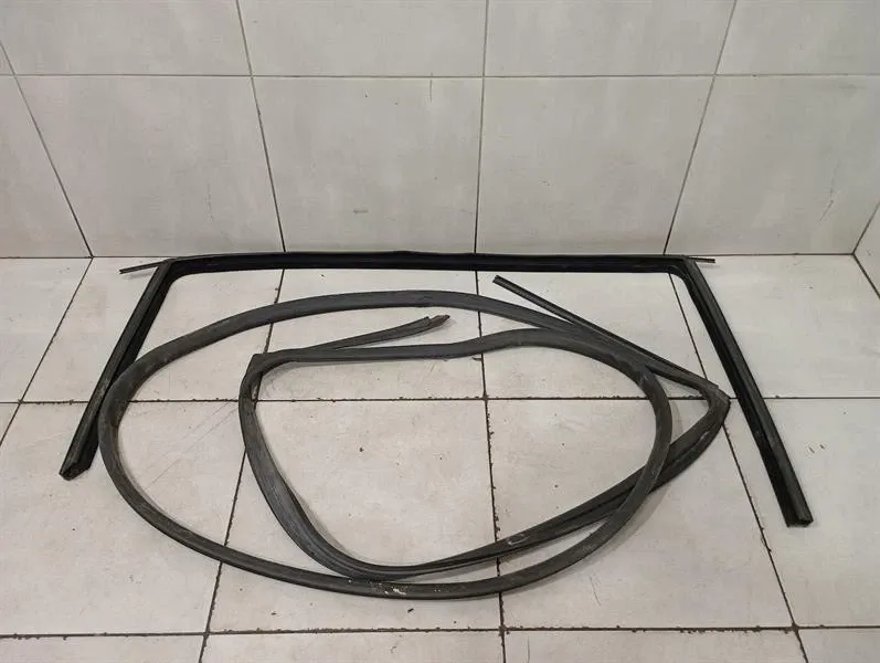 Maybach 62 V240 door seal A2407300478 door seals door surround right rear