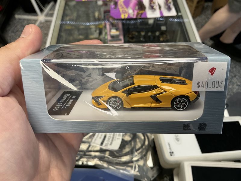 Lamborghini revueito yellow