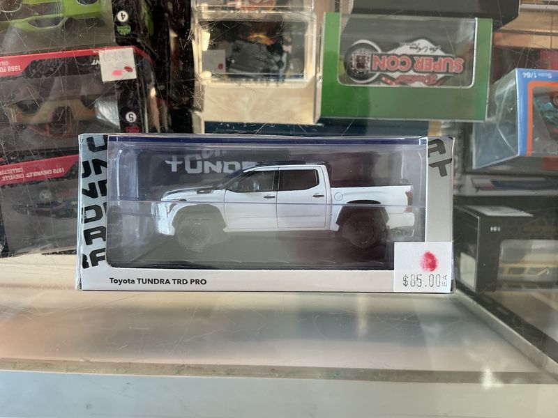 Toyota tundra trd pro white