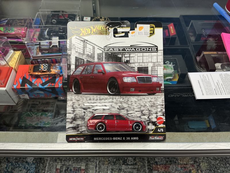 Mercedes Benz e 36 amt red