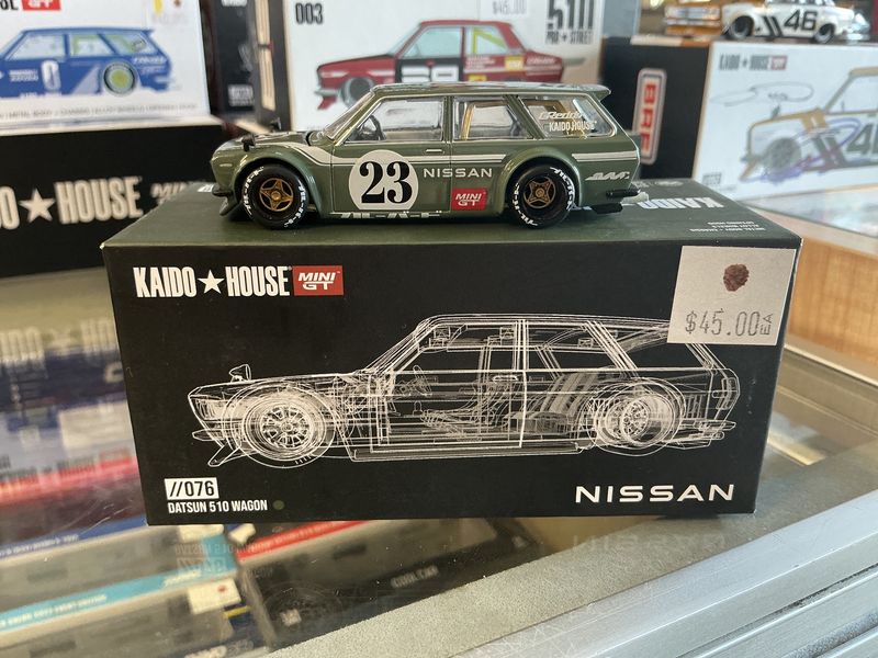 Datsun 510 wagon 23
