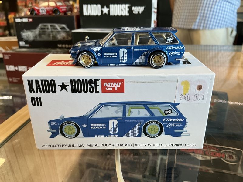 Datsun 510 wagon GReddy blue