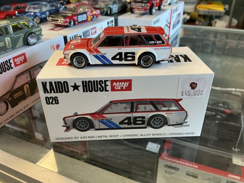 Datsun 510 wagon BRE Datsun red