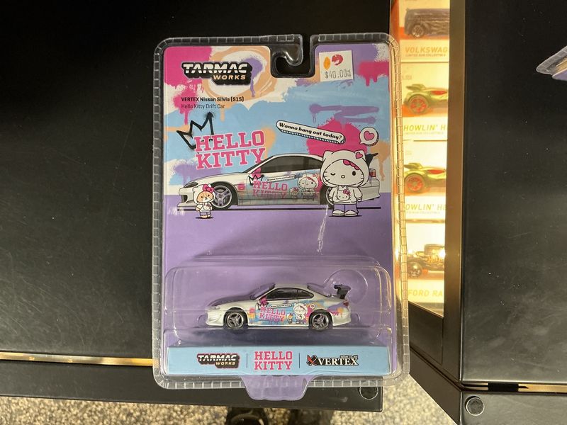 Hello kitty Nissan silva