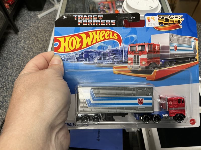 Transformers Optimus prime track fleet