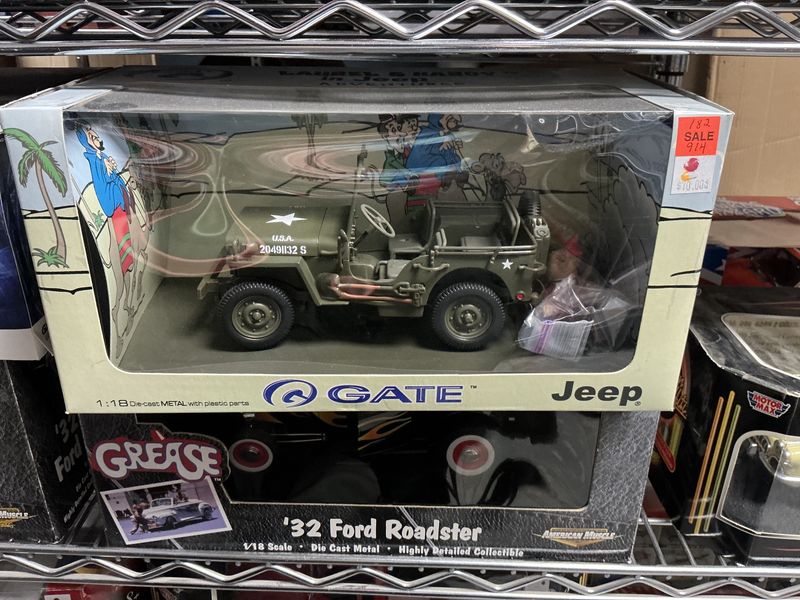Jeep 1/18 laurel and hardy