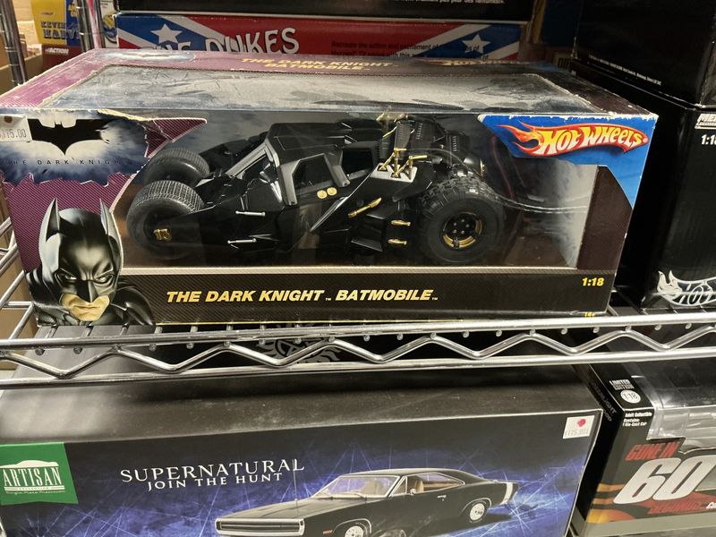 The dark knight Batmobile 1/18