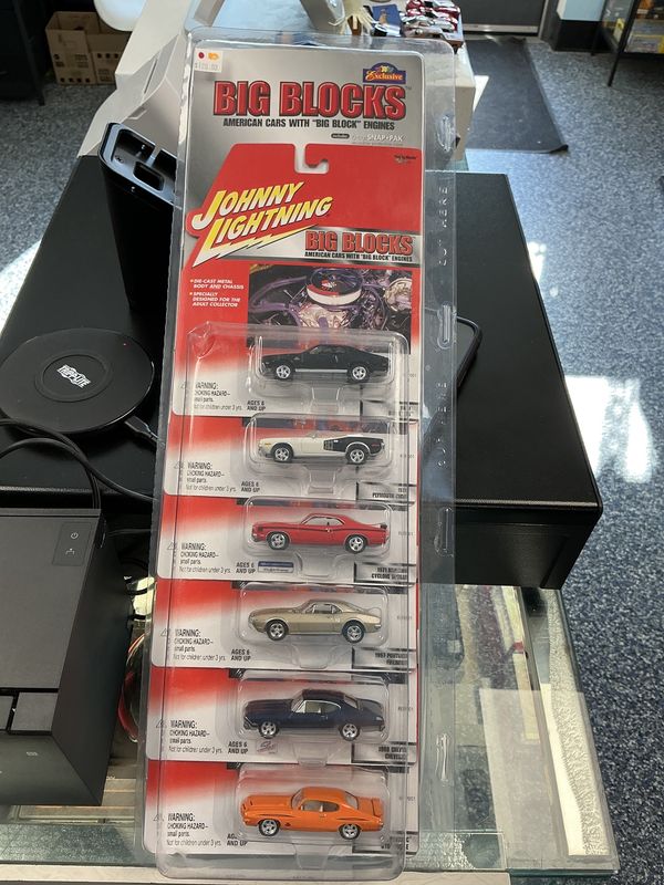 Johnny lightning big blocks American cars with big block engines