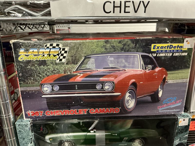 1967 Chevy Camaro red 1/18