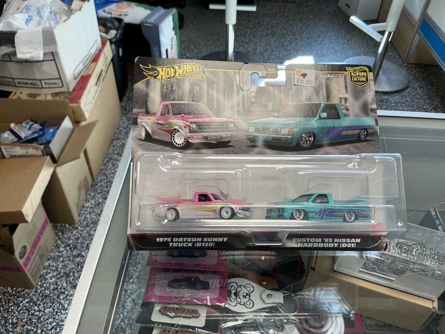 Two truck pack debts in Sunny truck 93 Nissan hardbody
