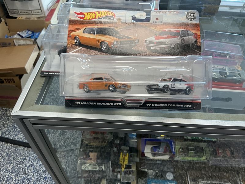 Two car packs 73 Holden cars