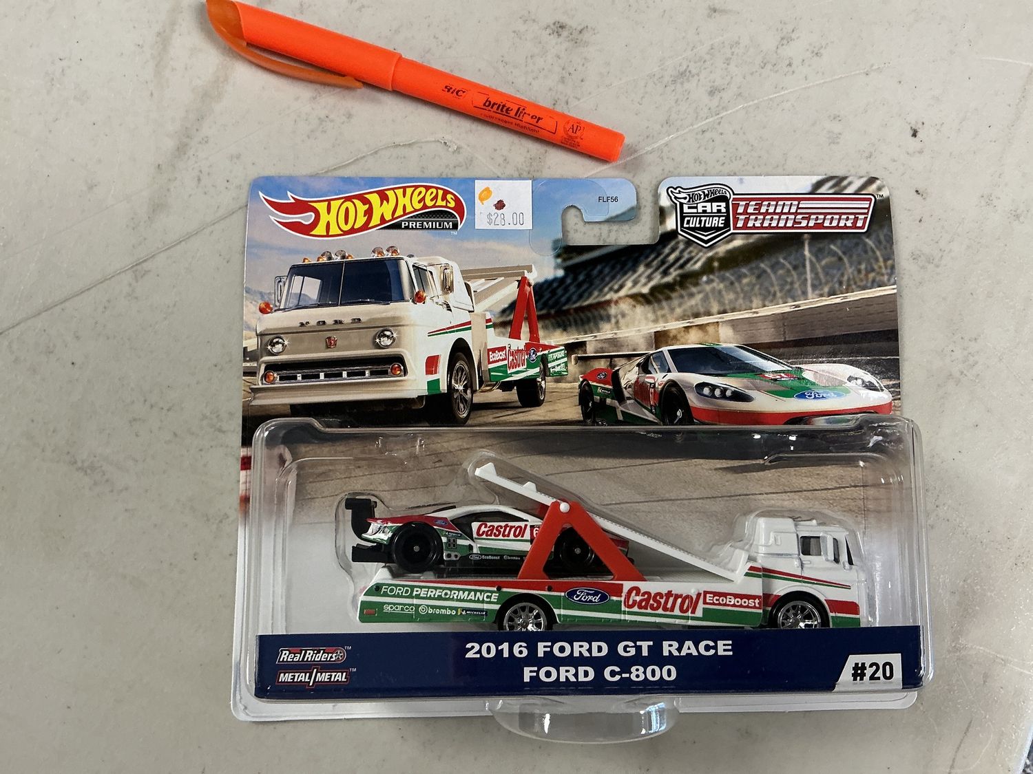 Team transport number 20 2016 Ford GT race Ford C 800