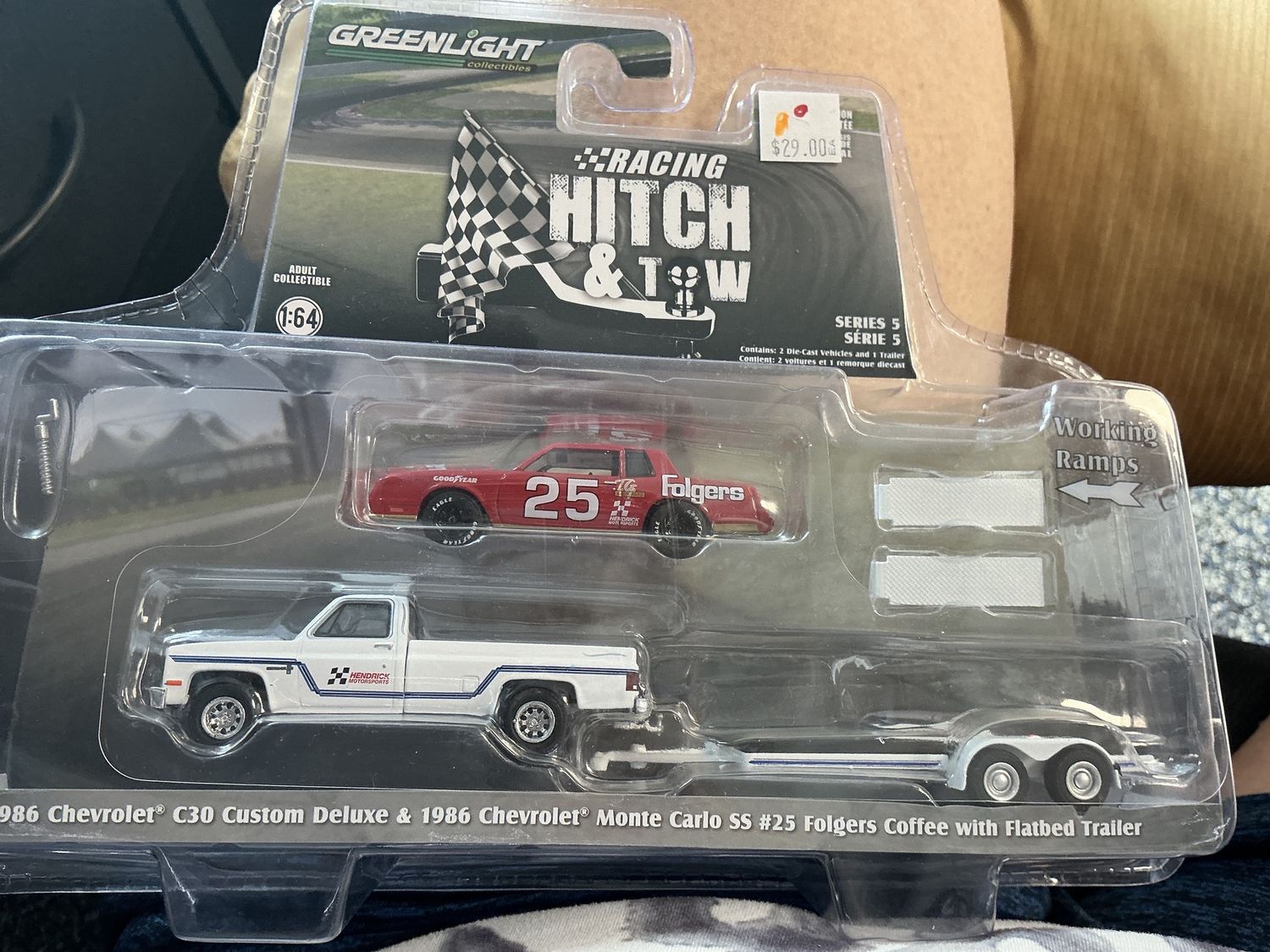 Raising Hitchin tow 1986 Chevy C 30 custom deluxe with 1986 Chevy Monte Carlo SS