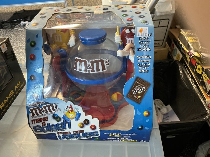 MNM’smake a splash chocolate candy dispenser