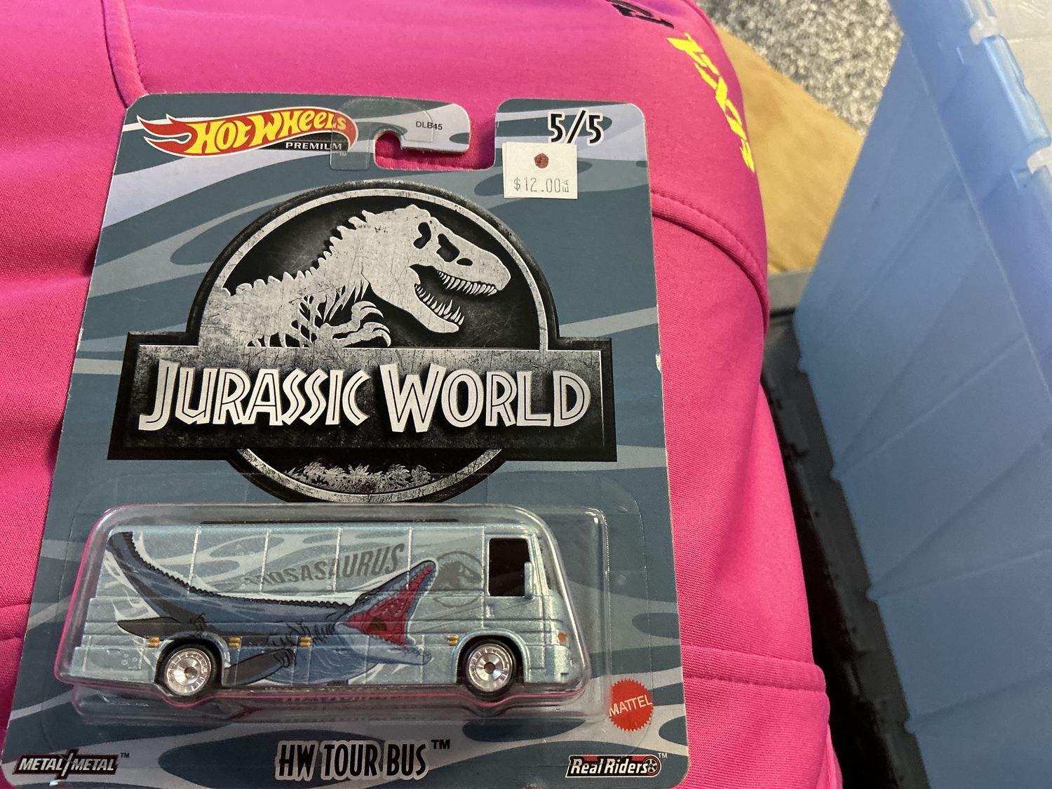 Jurassic World hot wheels tour bus