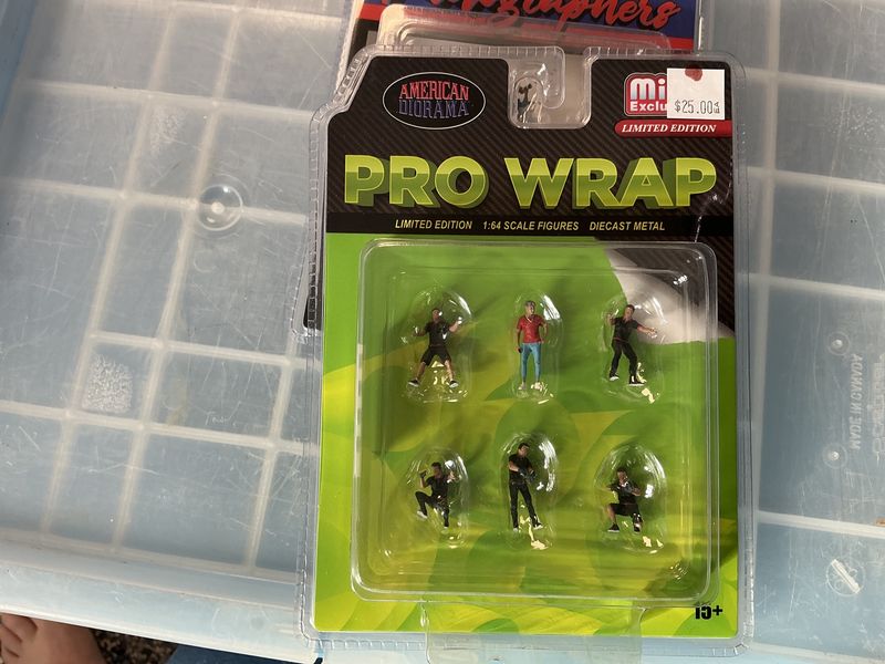 Pro wrap one and 64 scale figures