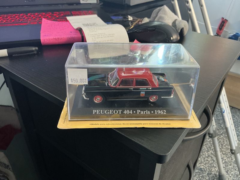 PEUGEOT 404 Paris 1962