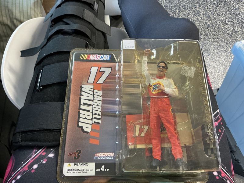 Darrell Waltrip 17 action figure