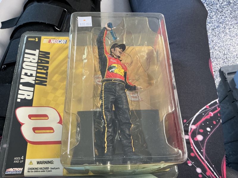 Martin truex jr.8