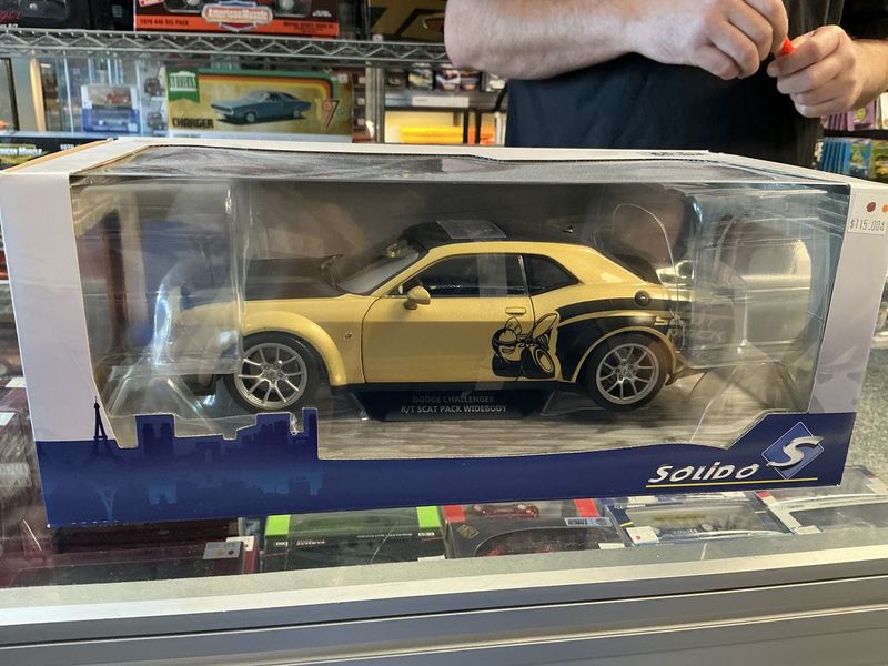 Dodge Challenger RT scat pack widebody gold