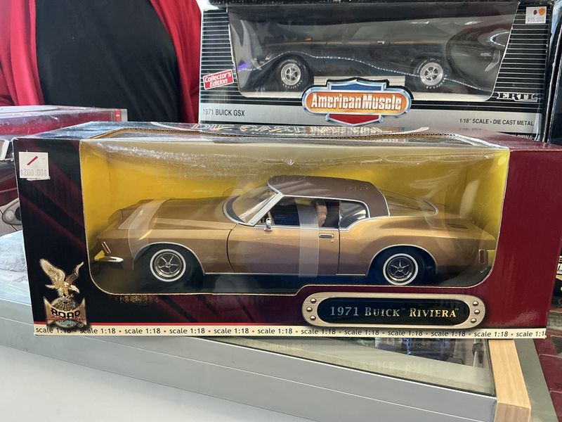 1971 Buick Riviera gold