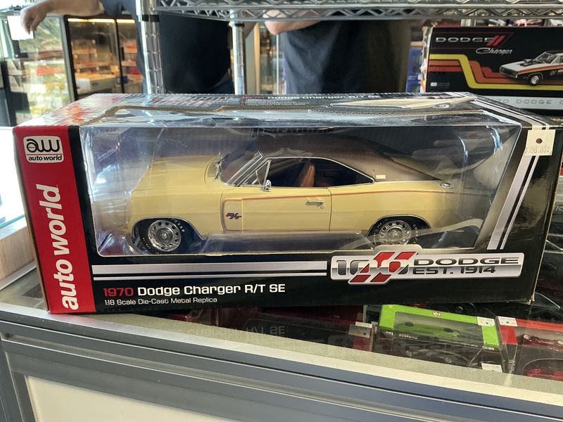 1970 Dodge charger RTSE tan