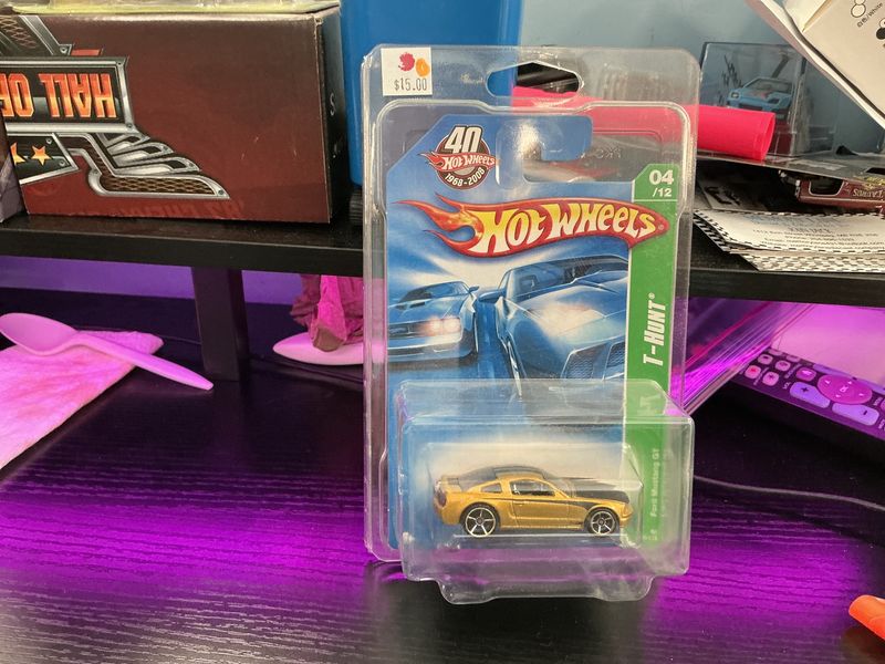 Ford Mustang GT gold