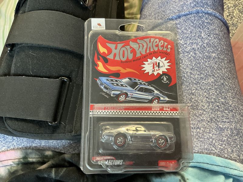 Olds 442 black stripes