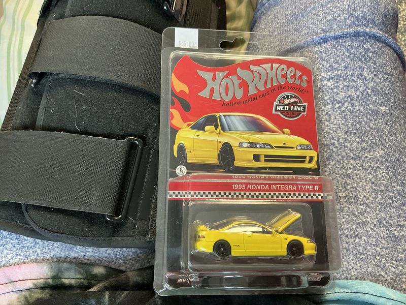 1995 Honda Integra type R yellow