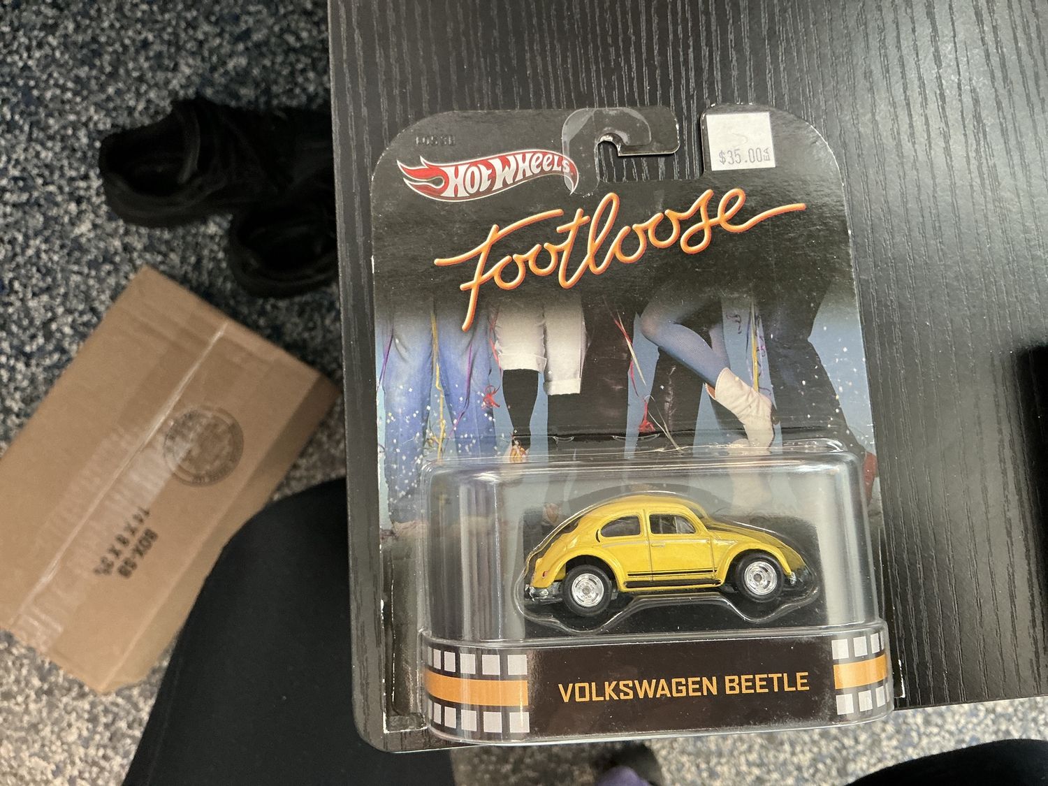Footloose Volkswagen beetle, yellow