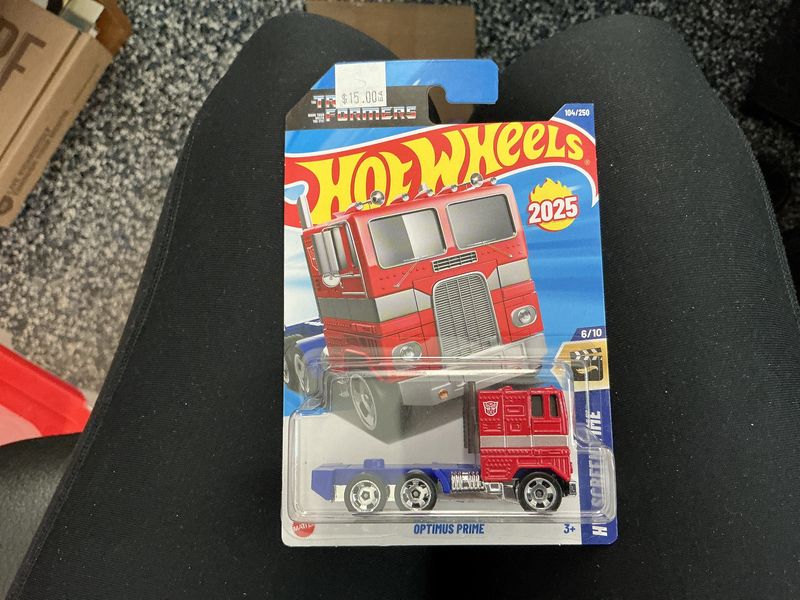 Optimus prime mainline 2025 Transformers