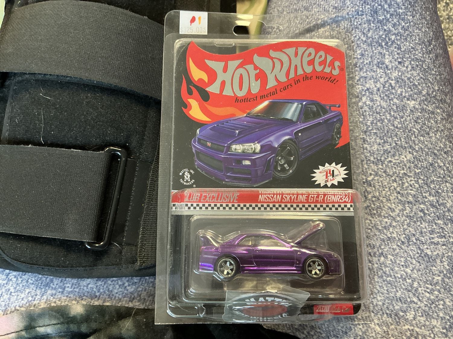 Nissan skyline GTRBNR 34 purple