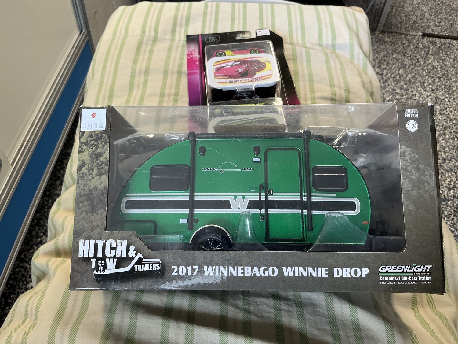 2017 Winnebago Winnie drop