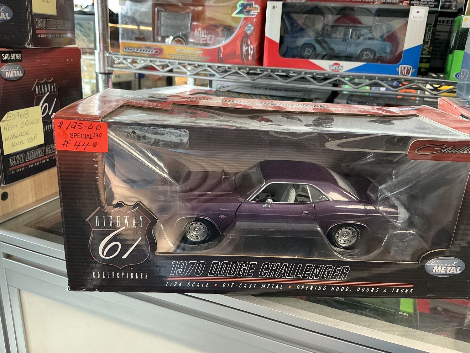 1970 Dodge Challenger purple 1/24